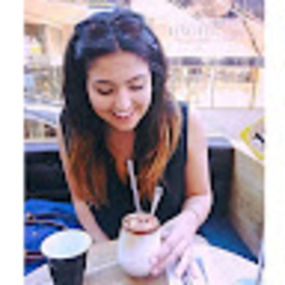 Meet your Posher, Alexandra - Picture 1 of 1